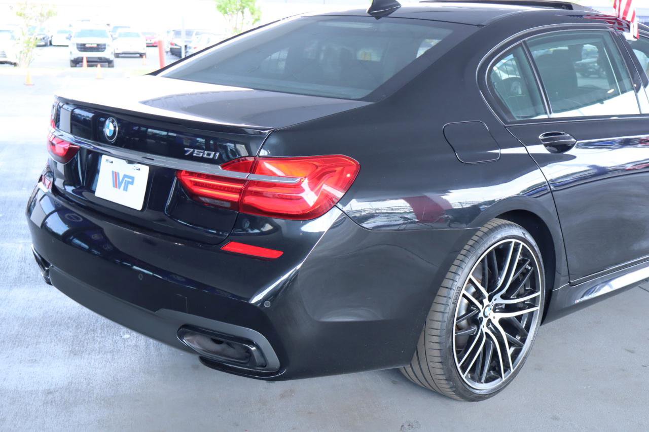Used 2018 BMW 750i RWD image 7