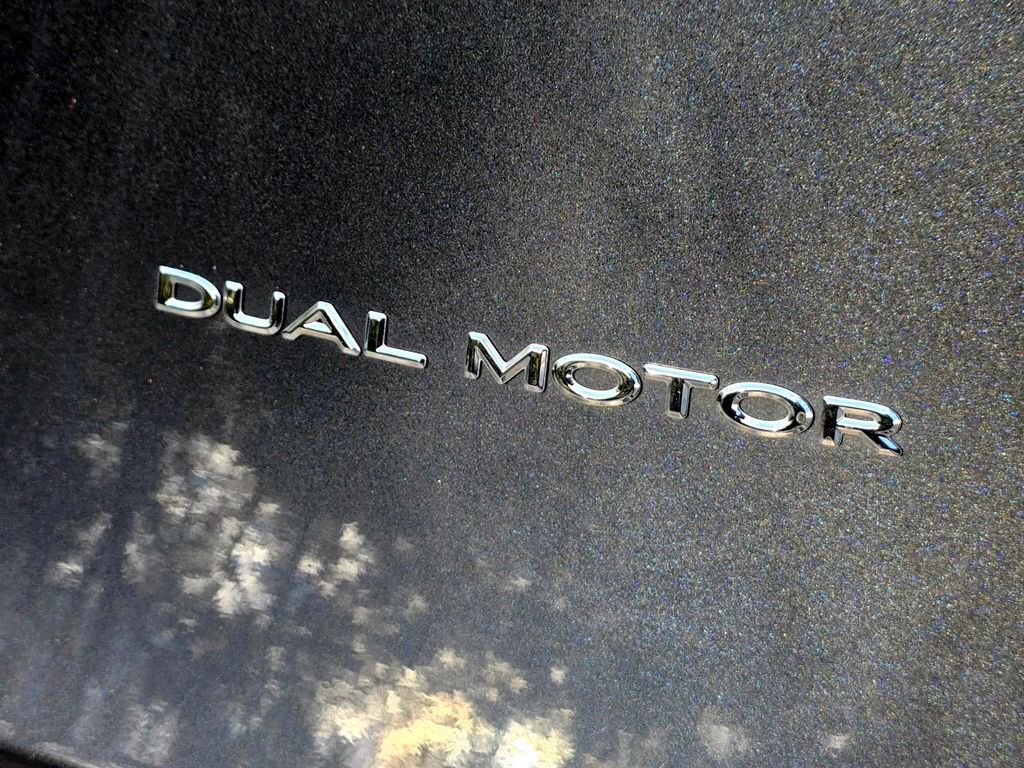 Used 2022 Tesla Model Y Long Range image 7