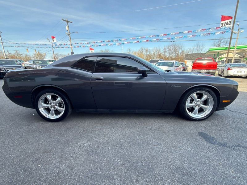Used 2013 Dodge Challenger R/T image 4