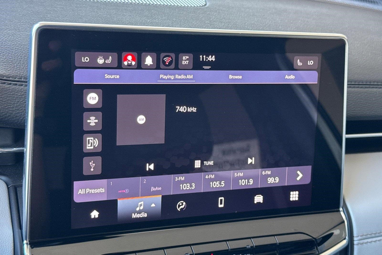 Used 2025 Jeep Compass Limited image 19