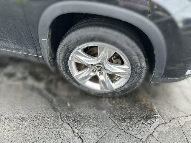 Used 2019 Toyota Highlander Limited image 11
