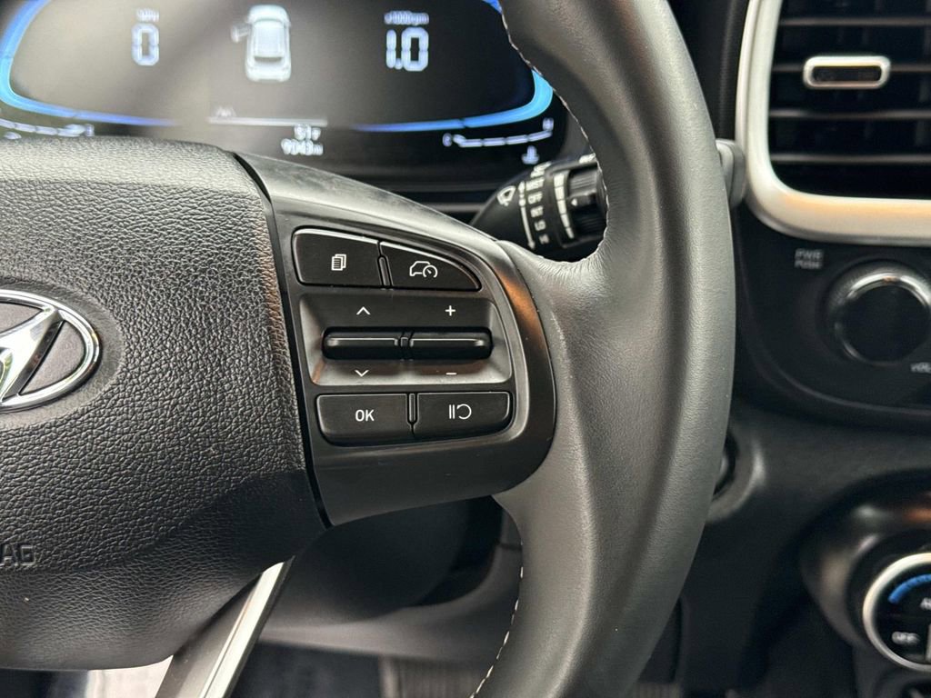 Used 2026 Hyundai Venue SEL FWD image 11