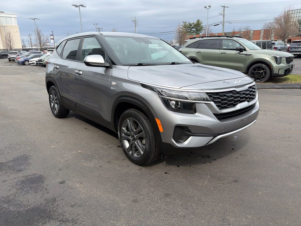 Certified 2022 Kia Seltos LX image 4