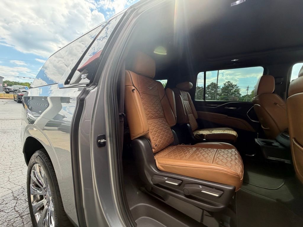 Used 2023 Cadillac Escalade ESV Sport w/ Touring Package AWD/4WD image 34