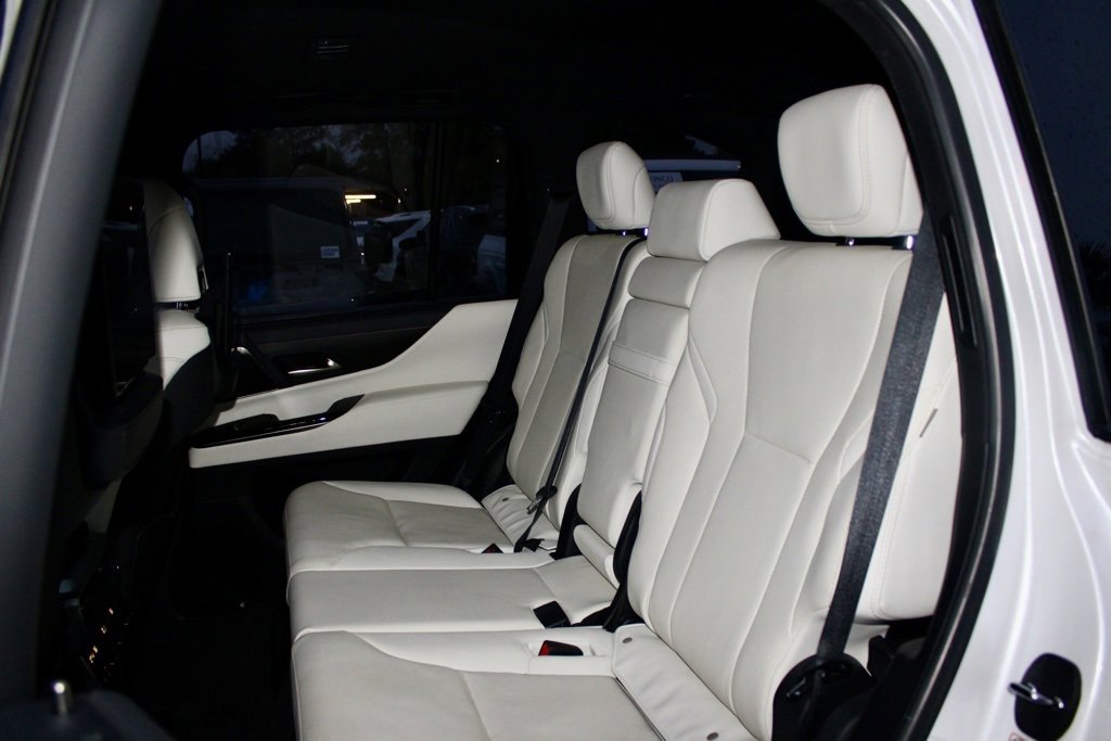 Used 2022 Lexus LX 600 4WD w/ Luxury Package image 26