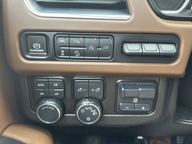 Certified 2021 Chevrolet Suburban High Country w/ Premium Package image 18