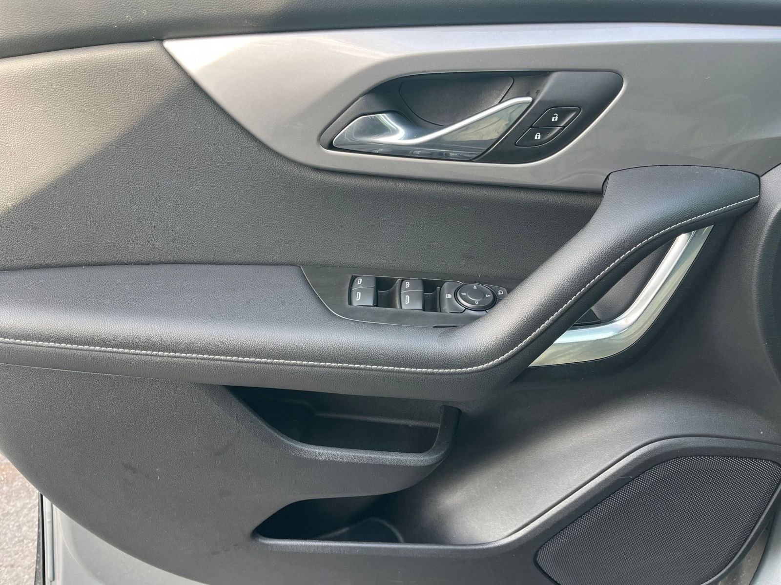 Used 2025 Chevrolet Blazer LT image 18