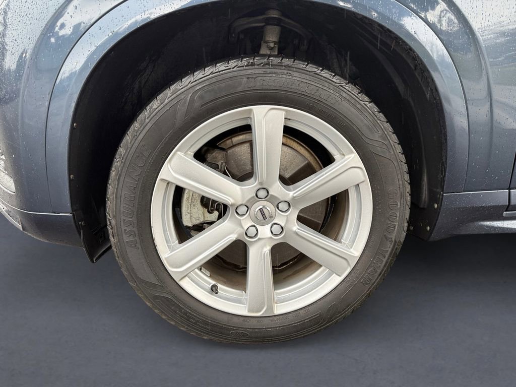 Used 2022 Volvo XC90 T6 Momentum image 9
