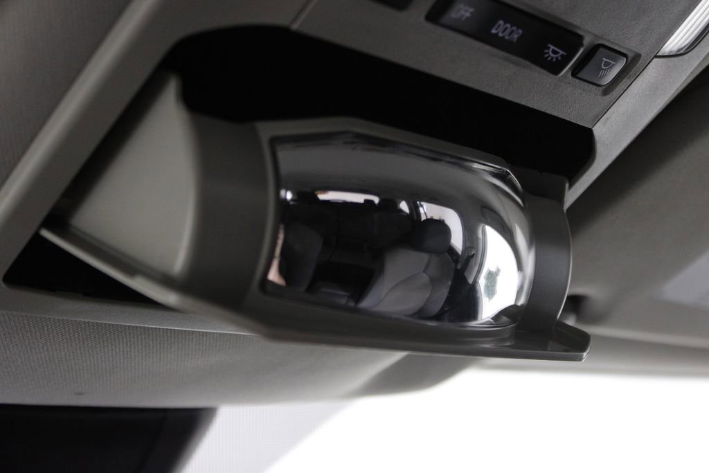 Used 2023 Toyota Highlander L image 41