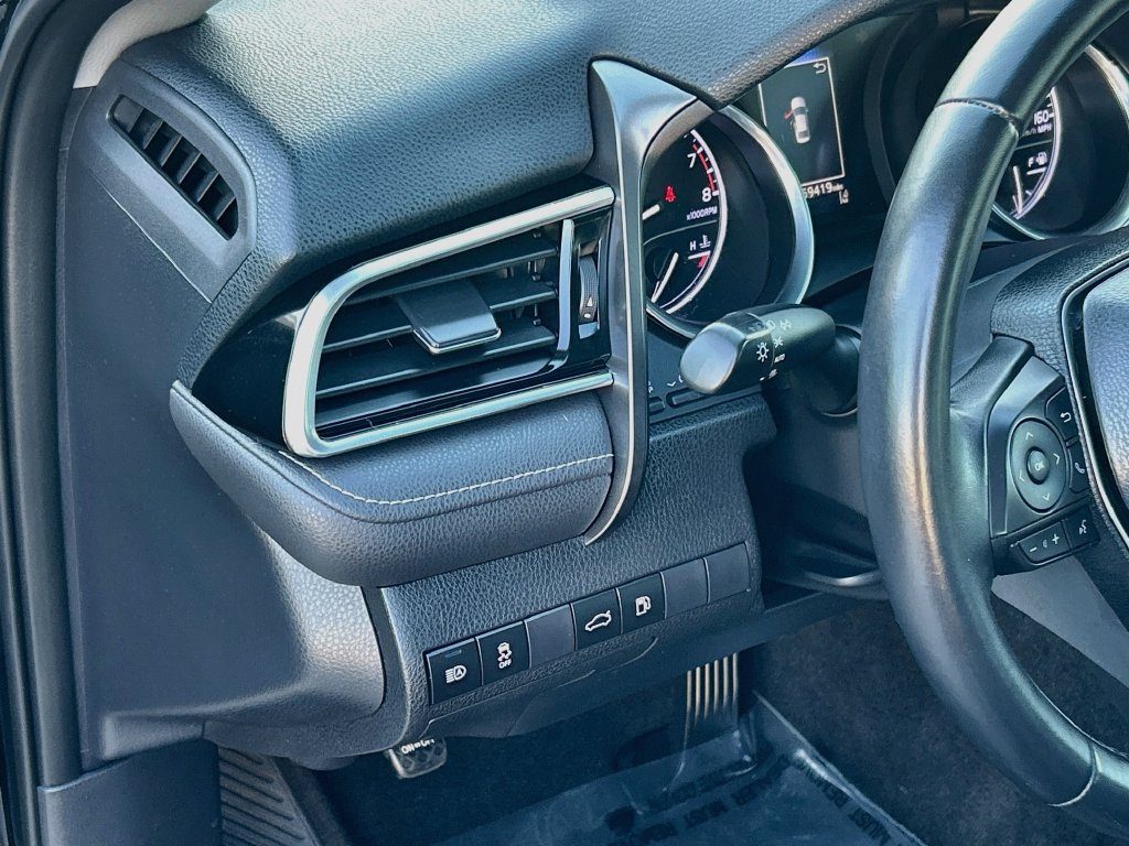 Used 2018 Toyota Camry SE FWD image 10