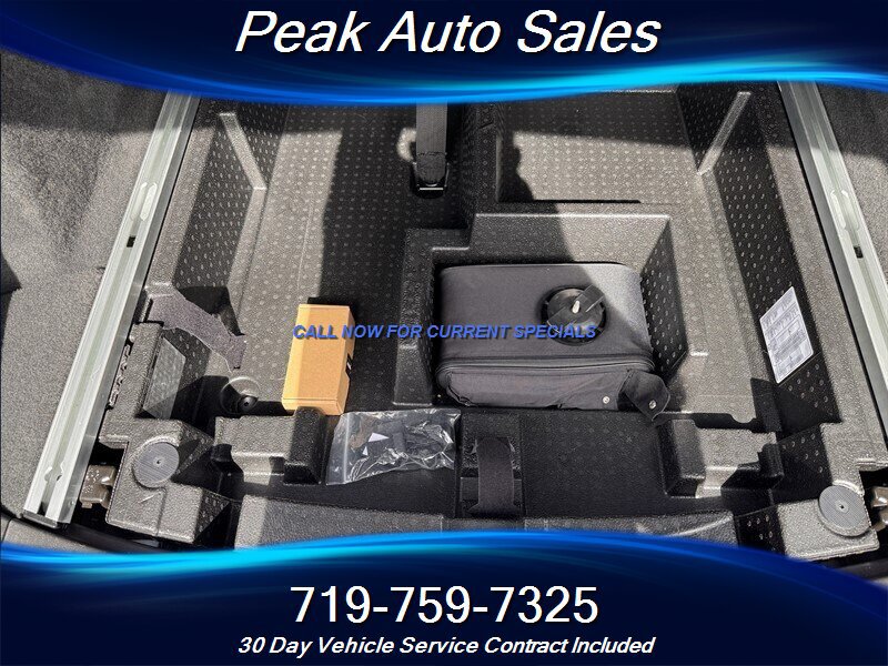 Used 2017 Cadillac XT5 Platinum AWD/4WD image 31