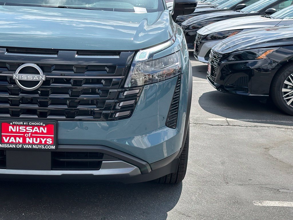 New 2026 Nissan Pathfinder SL FWD image 12