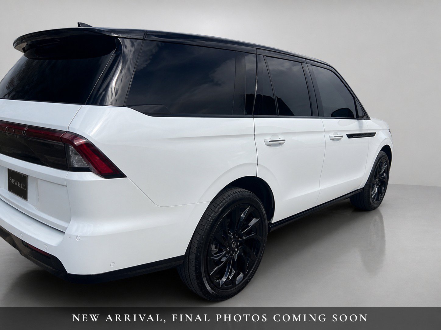 Certified 2026 Lincoln Navigator Black Label AWD/4WD image 5