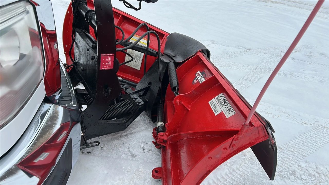 Used 2015 GMC Sierra 3500 4x4 Regular Cab w/ Sierra Convenience Package image 4