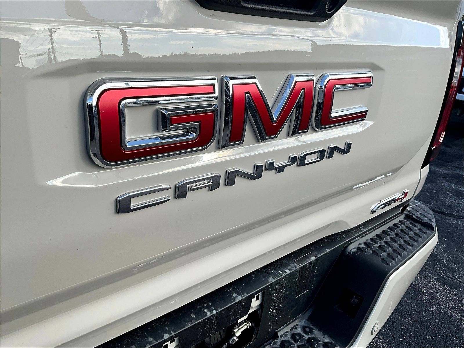 New 2026 GMC Canyon AT4 w/ Technology Plus Package AWD/4WD image 14