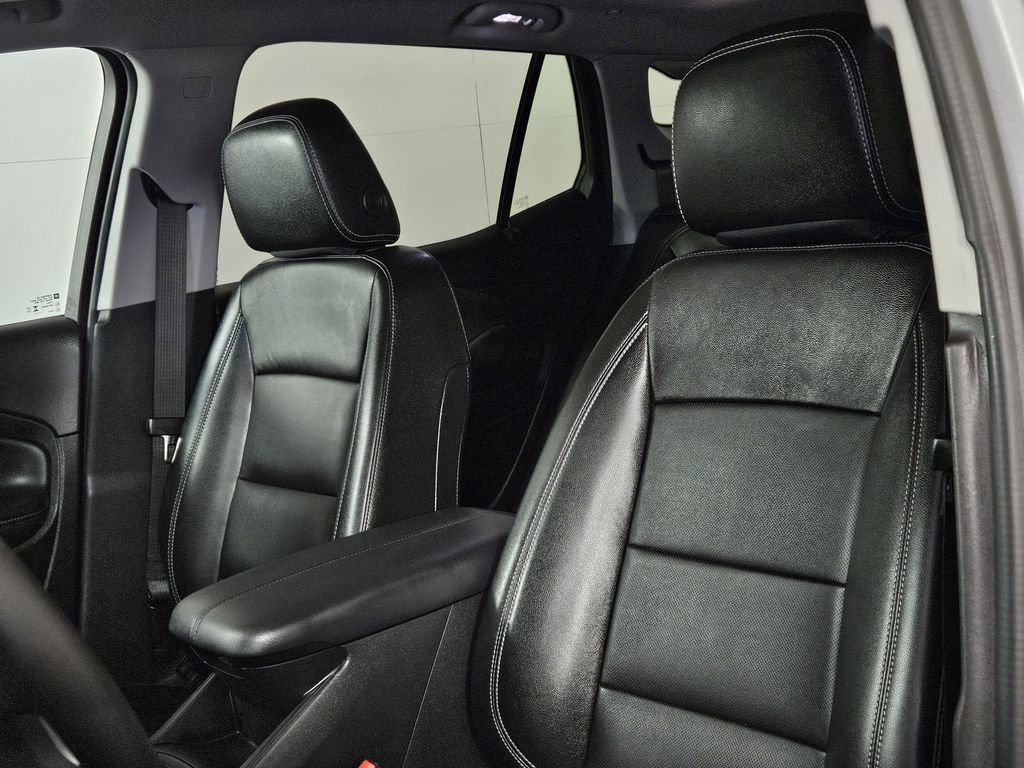 Used 2024 GMC Terrain SLT w/ Elevation Edition image 22