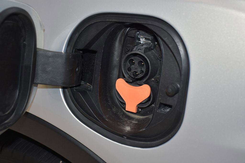 Used 2023 Chevrolet Bolt LT FWD image 25