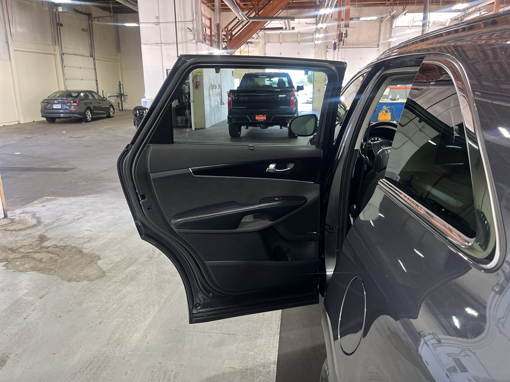 Used 2019 Kia Sorento EX w/ EX Touring Package AWD/4WD image 28
