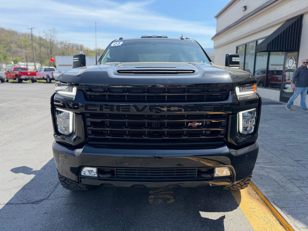 Used 2023 Chevrolet Silverado 2500 LT w/ Midnight Edition image 7