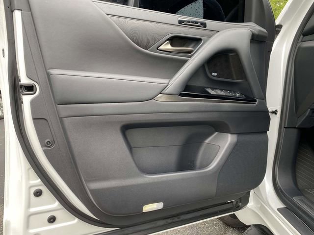 Used 2025 Lexus LX 700h Luxury image 23