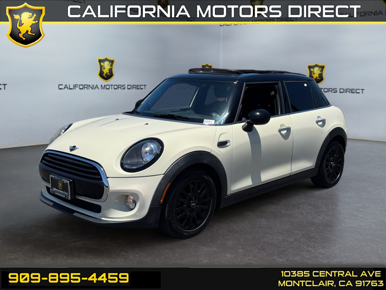 Used 2019 MINI Cooper 4-Door Hardtop w/ Signature Upholstery Package FWD image 1