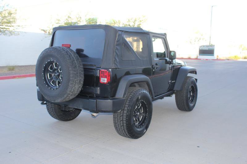 Used 2012 Jeep Wrangler Rubicon w/ PWR Convenience Group AWD/4WD image 4