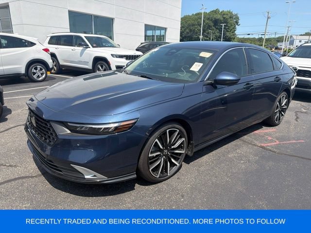 Used 2025 Honda Accord Touring image 2