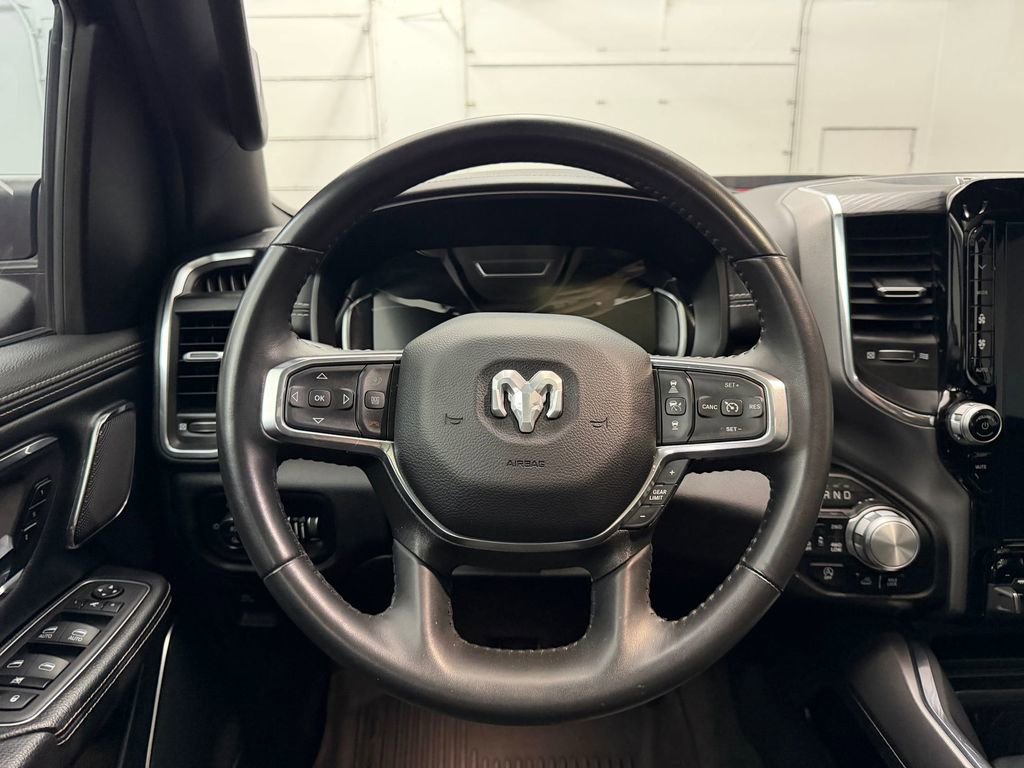 Used 2024 RAM 1500 Laramie AWD/4WD image 21