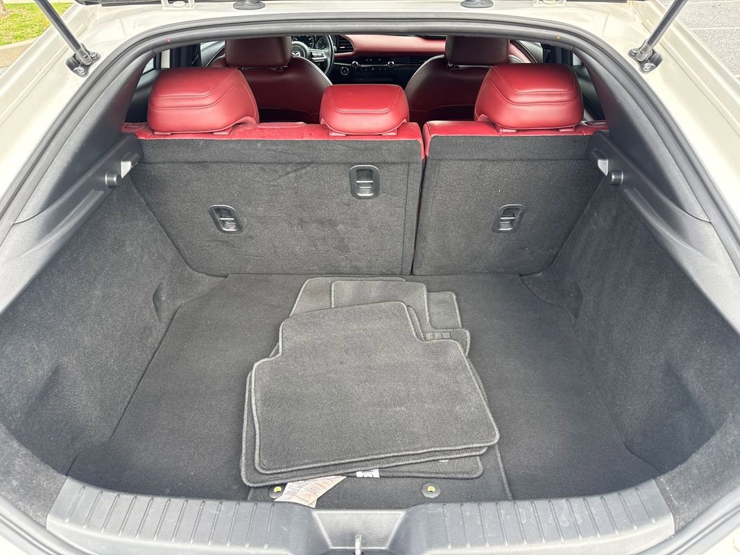 Used 2021 MAZDA MAZDA3 Hatchback w/ Appearance Package AWD/4WD image 11