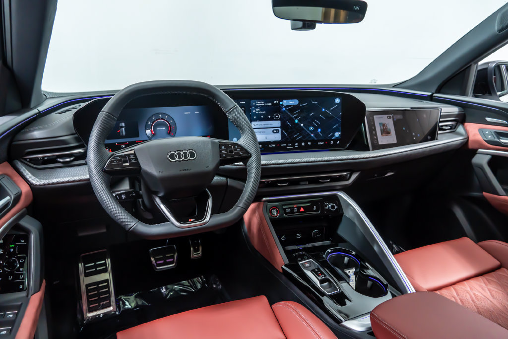 New 2026 Audi SQ5 Premium Plus AWD/4WD image 15