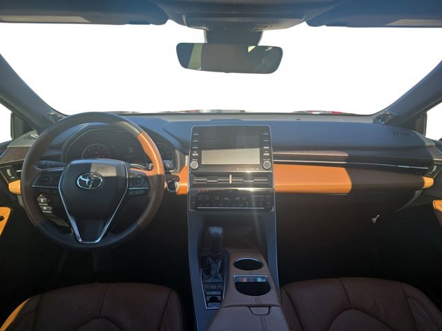Used 2019 Toyota Avalon Limited image 9