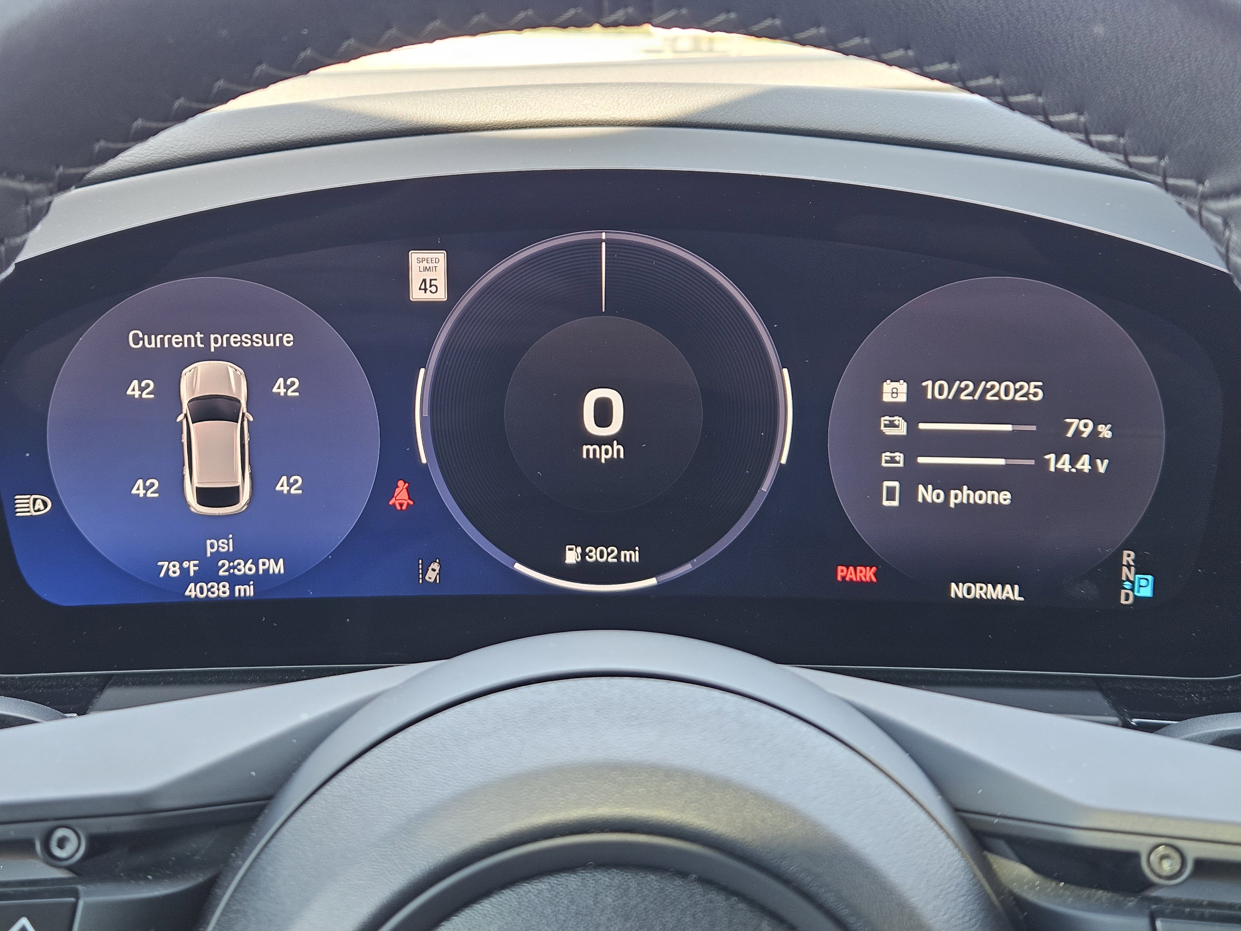 Certified 2025 Porsche Macan 4 Electric image 16