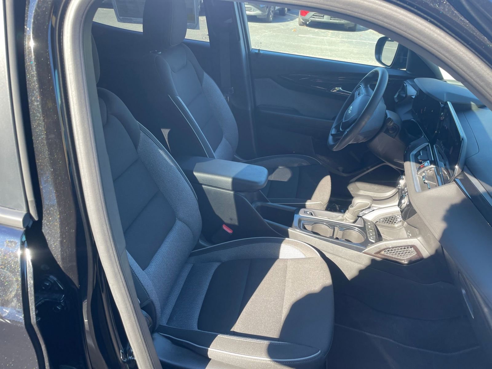 Used 2025 Chevrolet TrailBlazer LT image 32