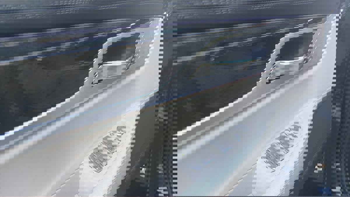 Used 2018 BMW 740i xDrive w/ Executive Package AWD/4WD image 16