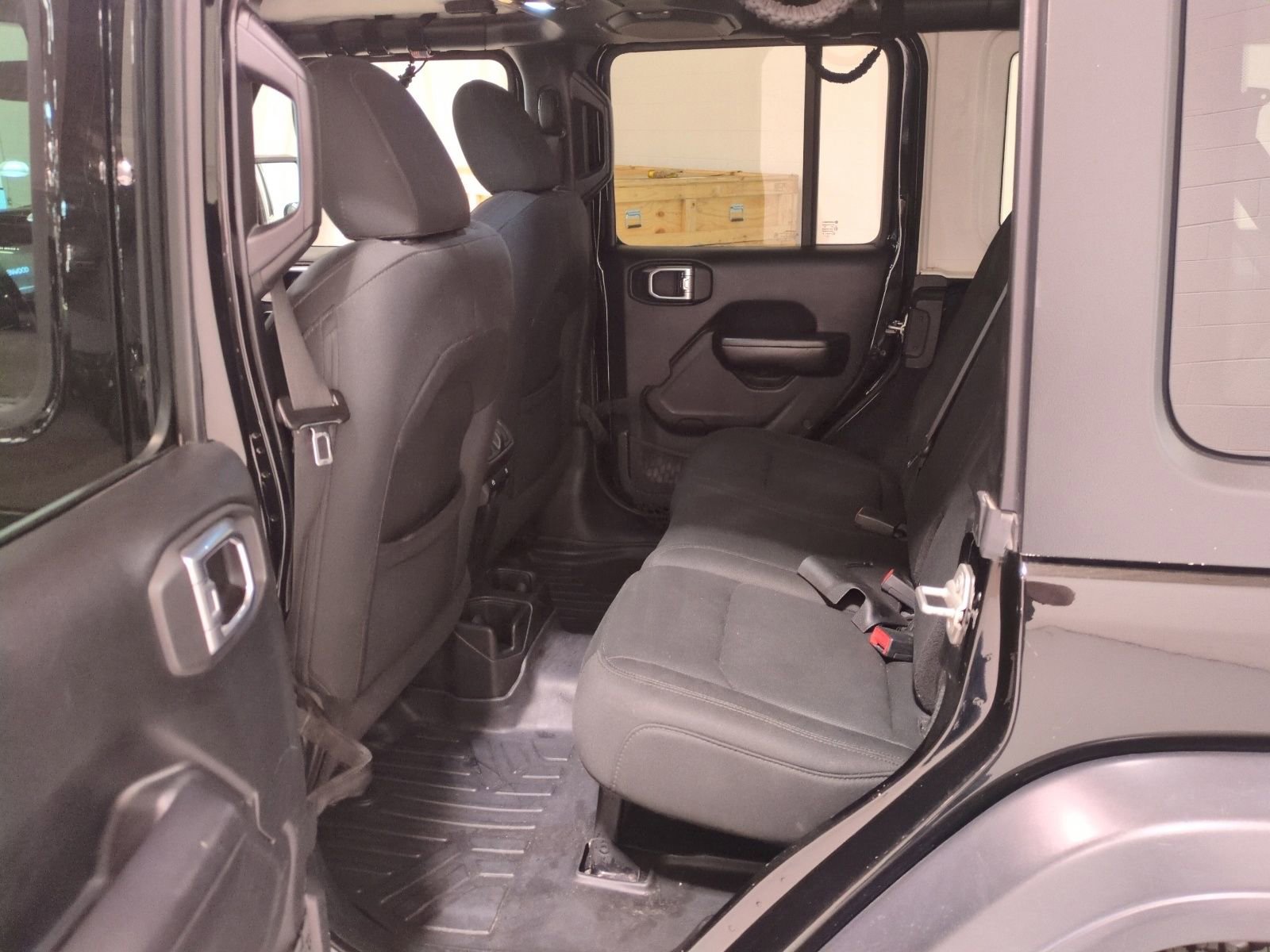 Used 2018 Jeep Wrangler Unlimited Sport S AWD/4WD image 14