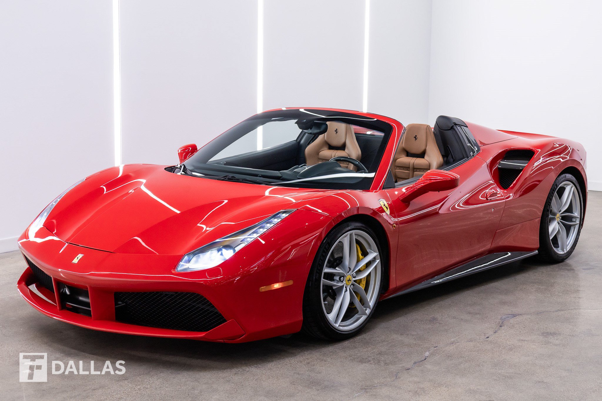 Used 2016 Ferrari 488 Spider RWD image 2
