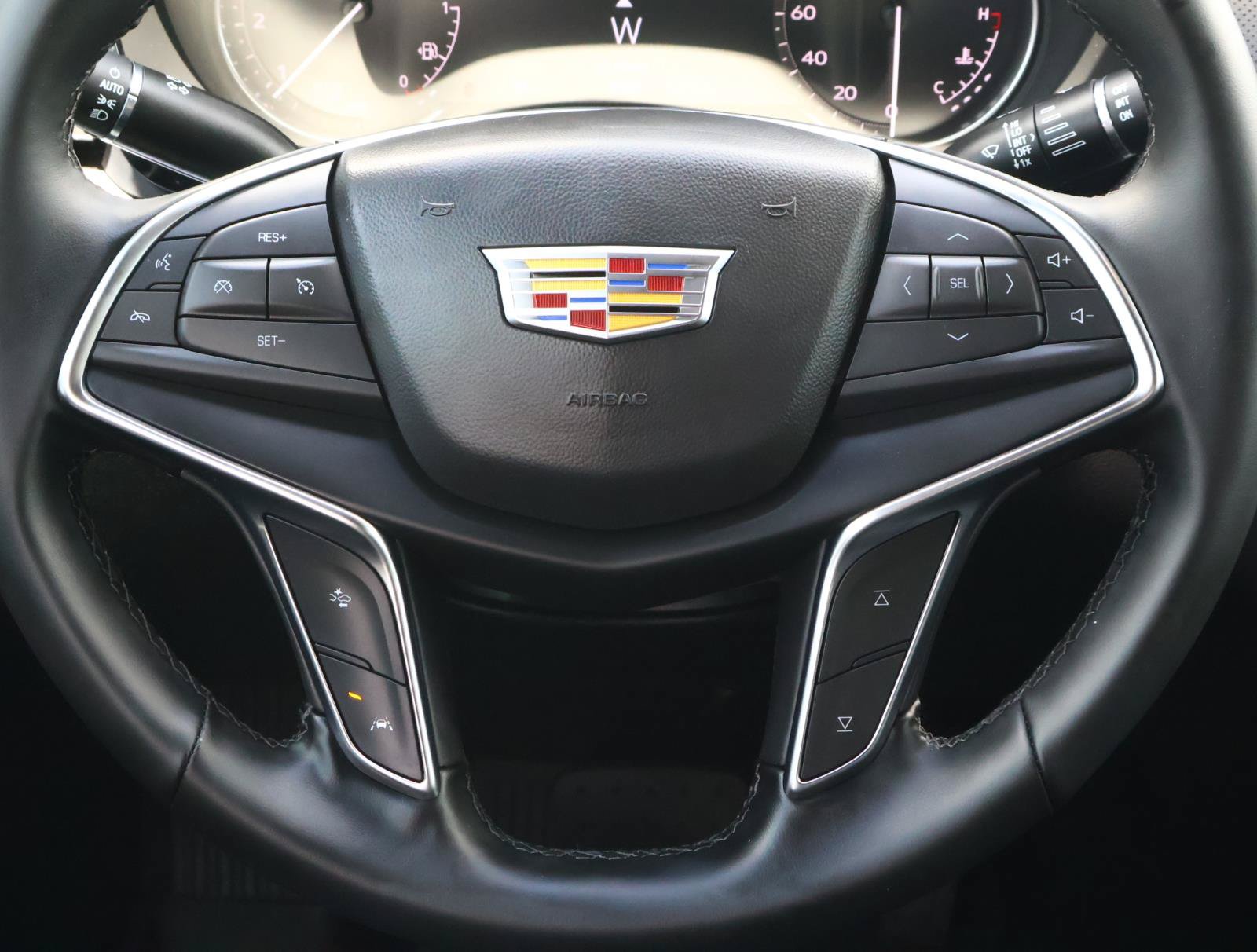 Used 2025 Cadillac XT5 Luxury w/ LPO, Floor Liner Package FWD image 13