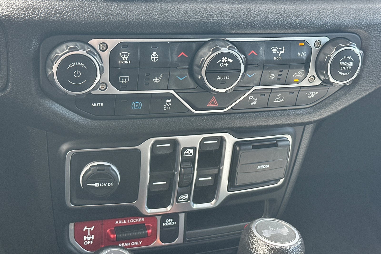 Used 2024 Jeep Wrangler Unlimited AWD/4WD image 26
