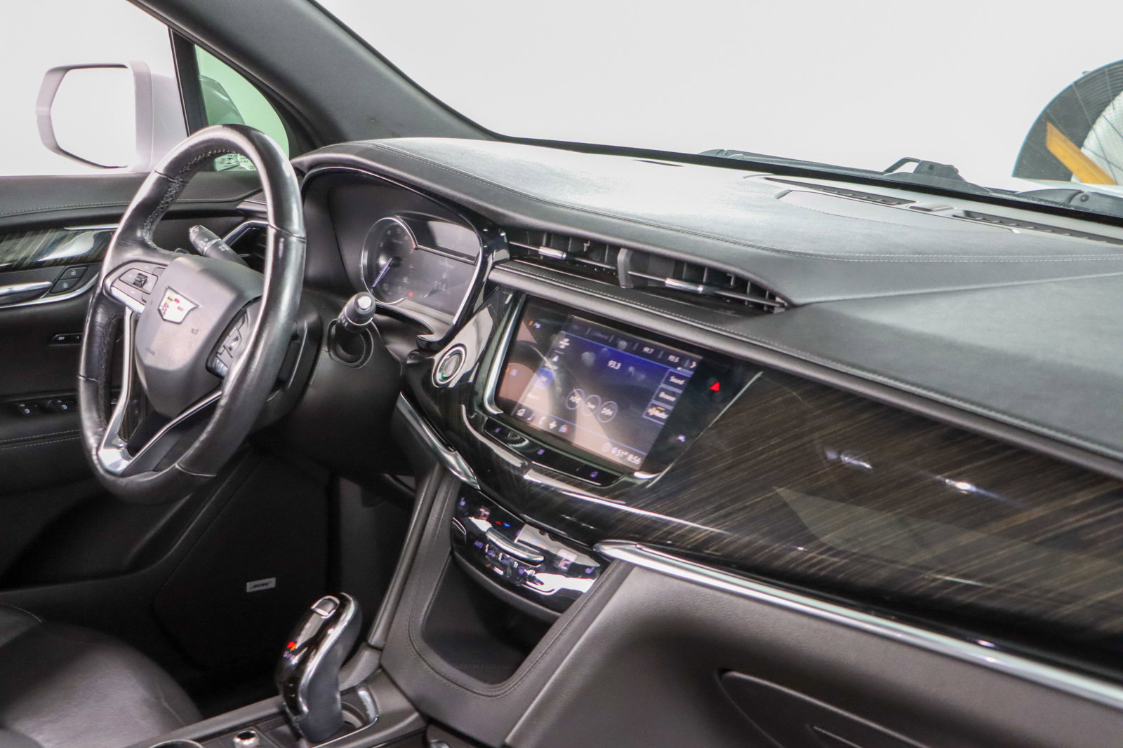 Used 2020 Cadillac XT6 Premium Luxury image 28