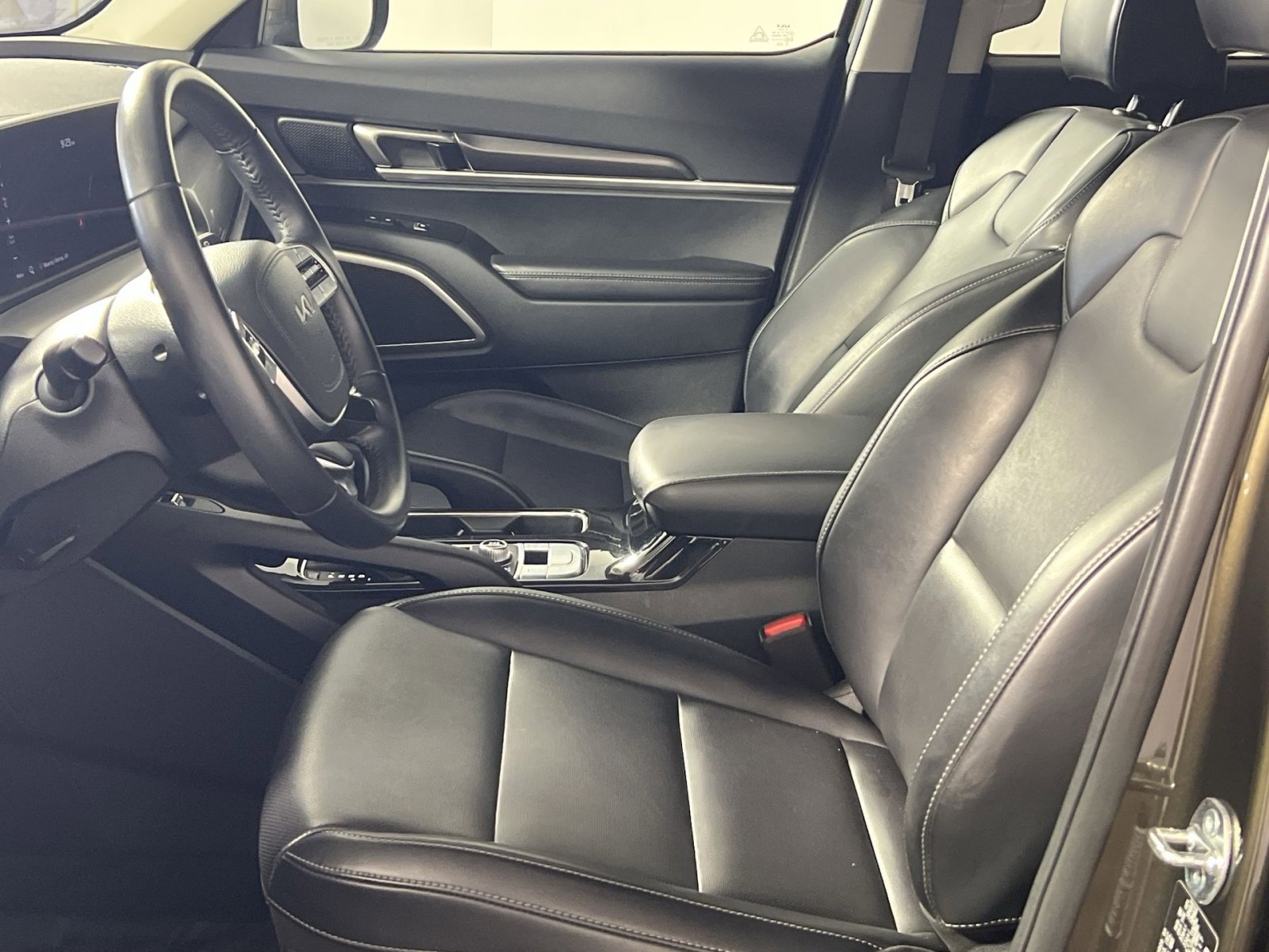 Used 2025 Kia Telluride S image 13