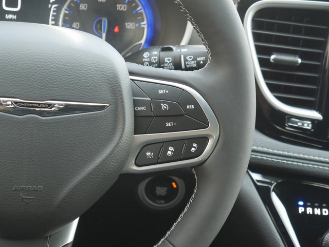 New 2026 Chrysler Pacifica Select image 21