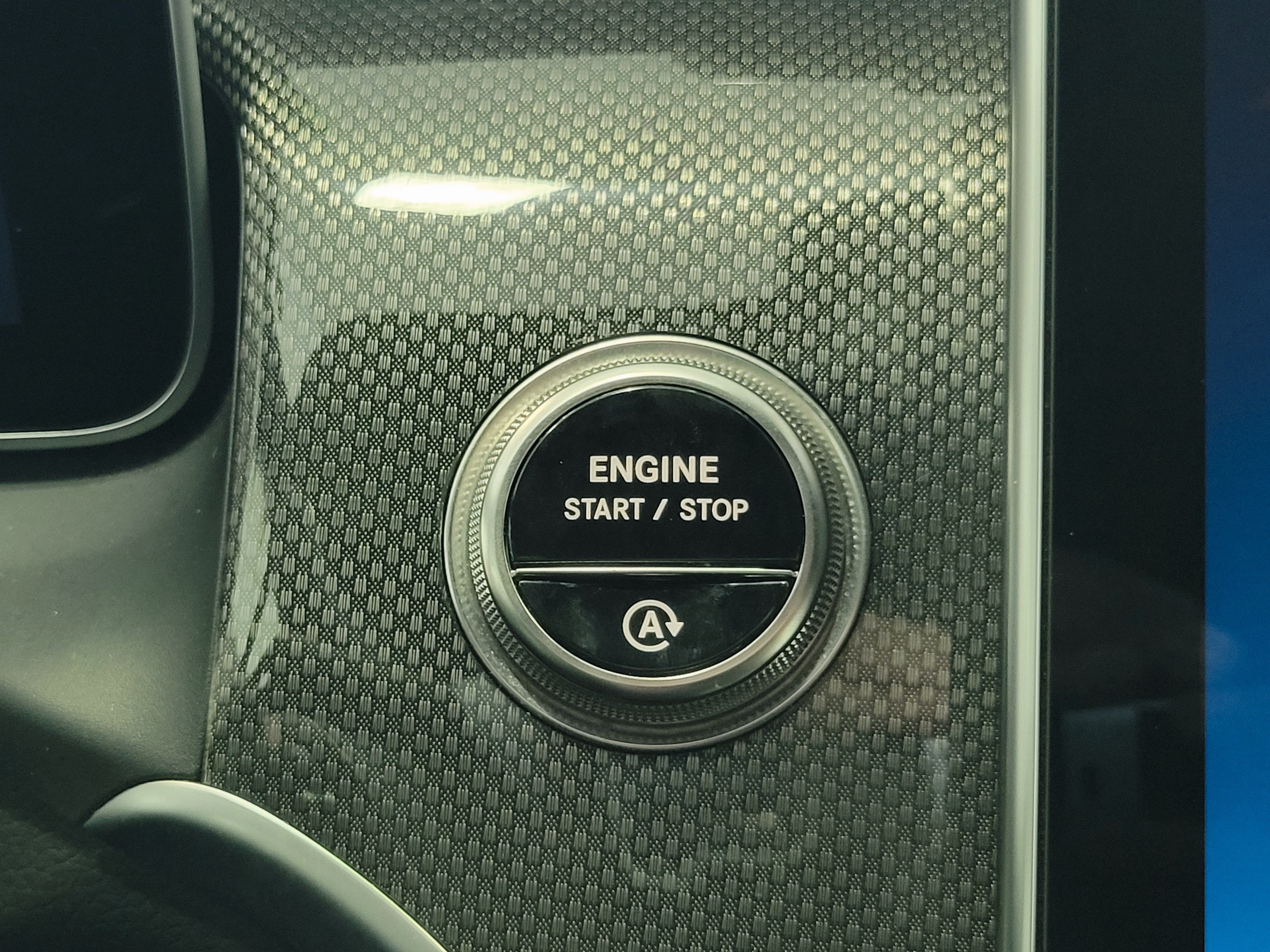 Used 2025 Mercedes-Benz GLC 43 AMG 4MATIC image 25