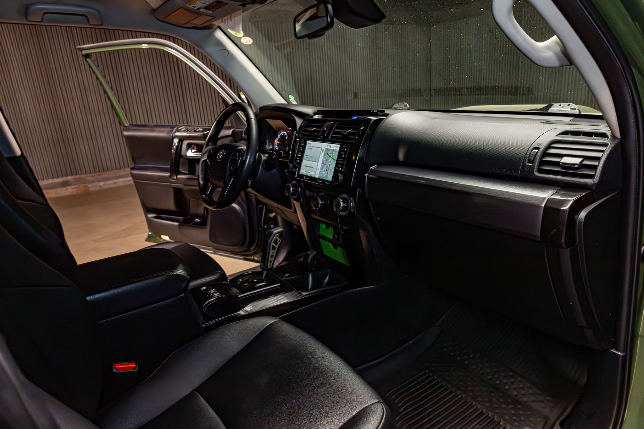 Used 2022 Toyota 4Runner TRD Off-Road Premium w/ TRD Black Wheel Package (TMS) AWD/4WD image 18