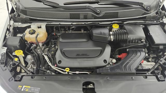 Used 2022 Chrysler Pacifica Touring-L image 15