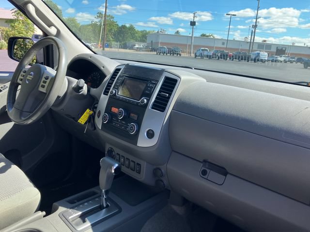 Used 2016 Nissan Frontier SV w/ SV Value Truck Package AWD/4WD image 13