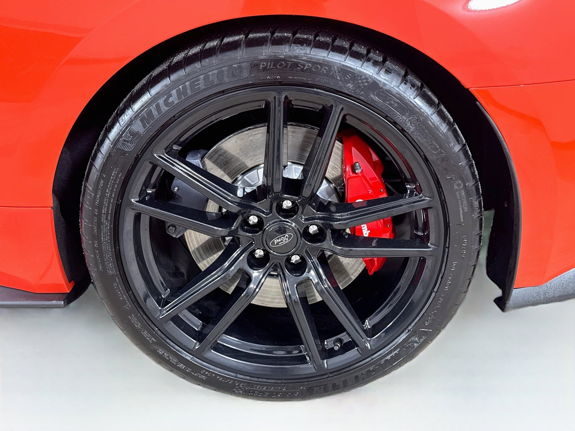 Used 2022 Ford Mustang Shelby GT500 w/ Technology Package RWD image 32