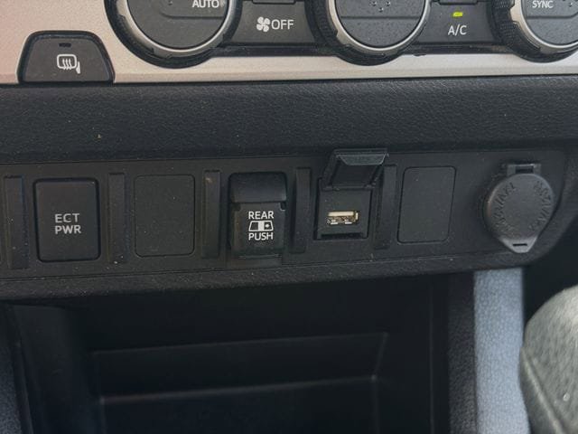 Used 2021 Toyota Tacoma SR5 RWD image 20