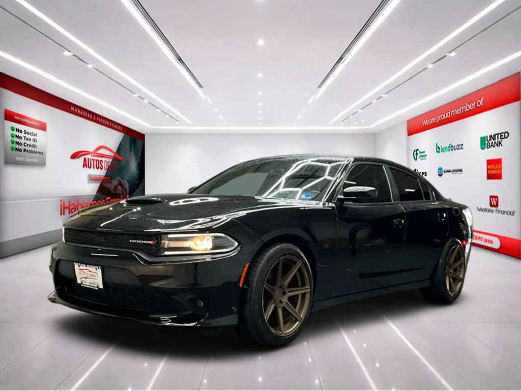 Used 2023 Dodge Charger SXT w/ Blacktop Package RWD image 3