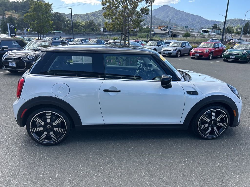 Used 2024 MINI Cooper SE image 6