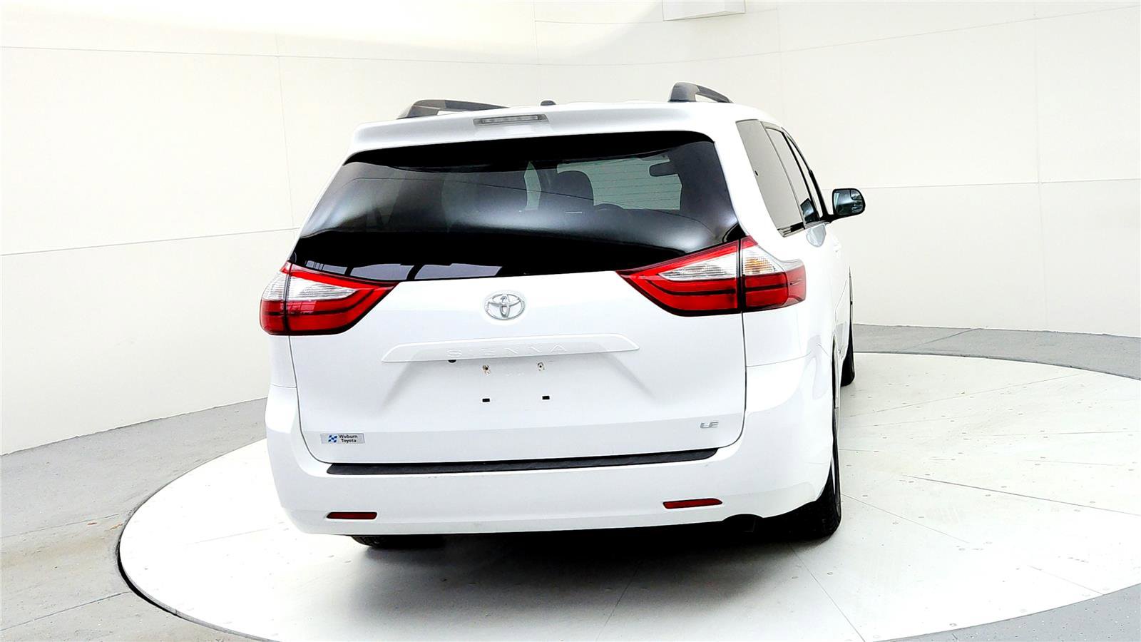 Used 2015 Toyota Sienna LE image 5